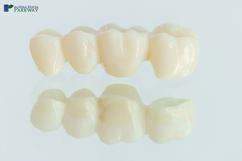 bọc răng toàn sứ zirconia có mấy loại