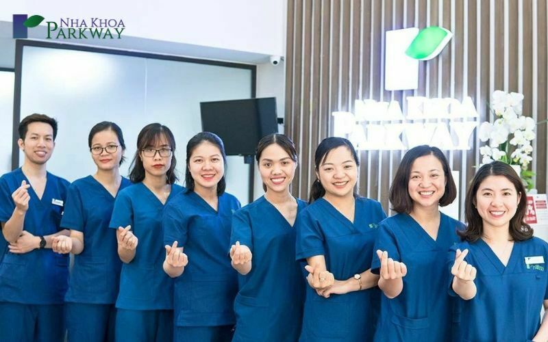 Bác sĩ là một trong những yếu tố khác biệt giữa trồng răng giả giá rẻ và cơ sở  nha khoa uy tín 